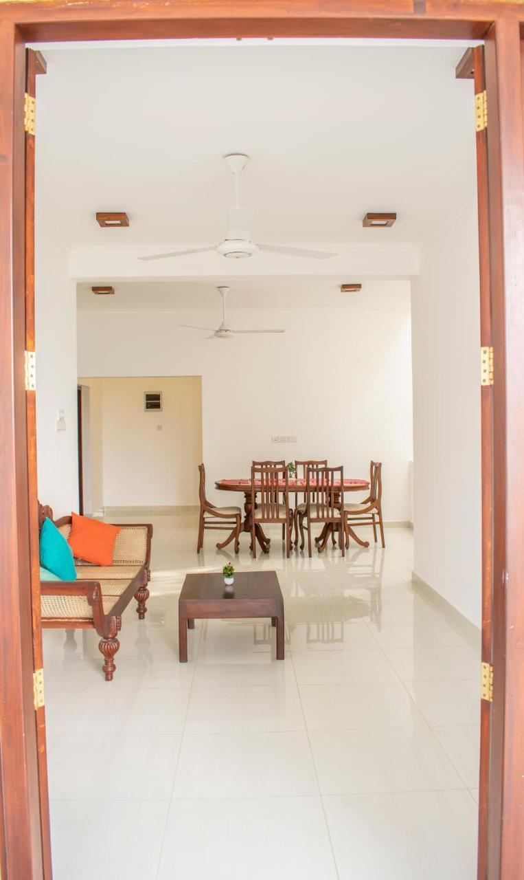 Lavinia Escapes Hotel Dehiwala-Mount Lavinia Exterior foto